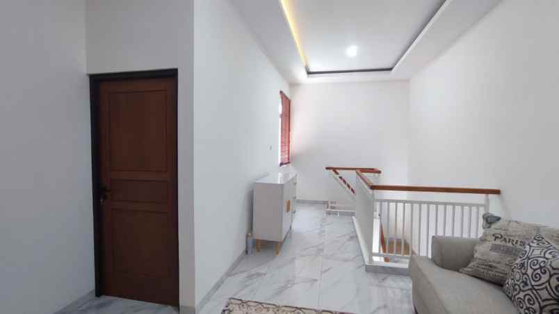 dijual rumah jatisari kec cangkuang