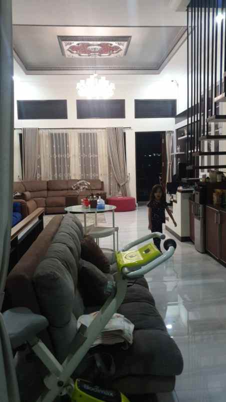 dijual rumah jl asysyafiiyah cilangkap