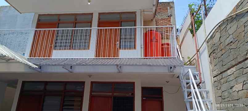 dijual rumah jl babakan jeruk sukajadi