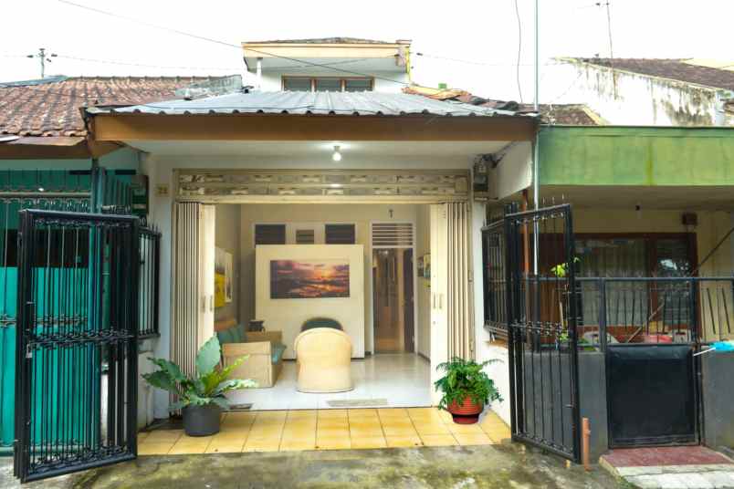 dijual rumah jl banda