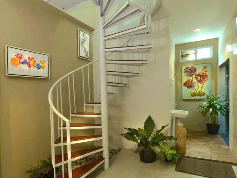 dijual rumah jl banda