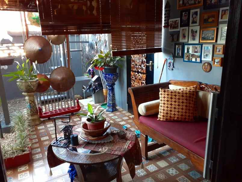 dijual rumah jl bukit indah gegerkalong