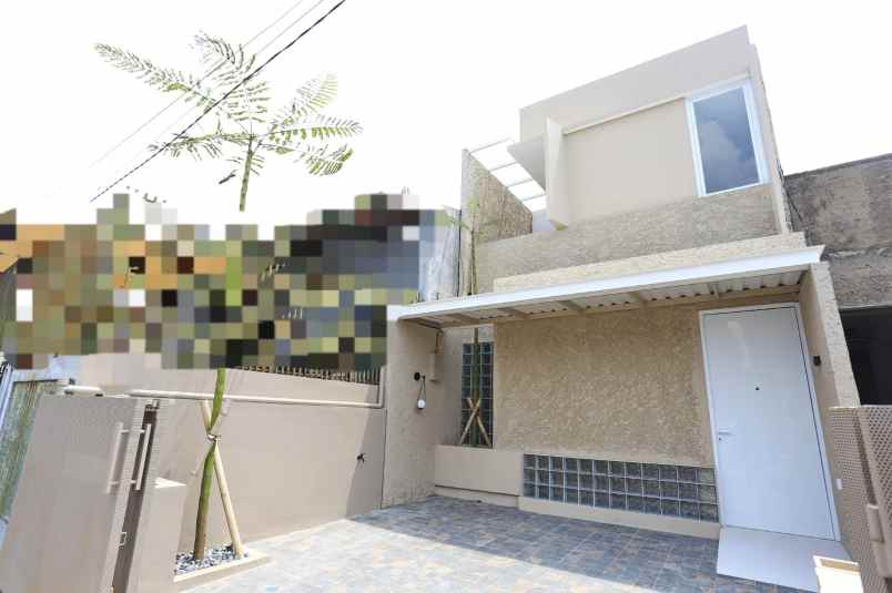 dijual rumah jl cisaranten