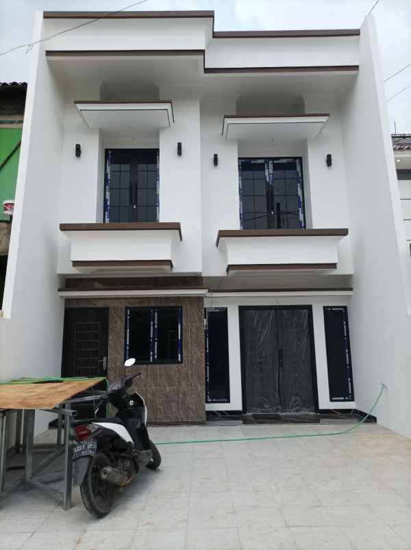 dijual rumah jl duren sawit raya duren