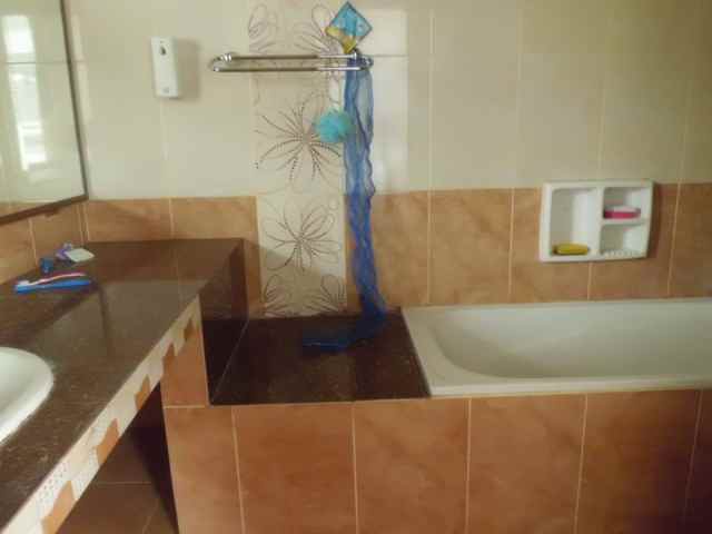 dijual rumah jl gaharu