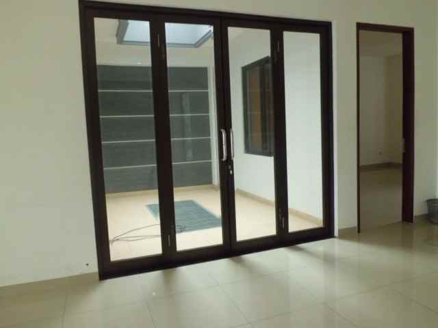 dijual rumah jl gaharu
