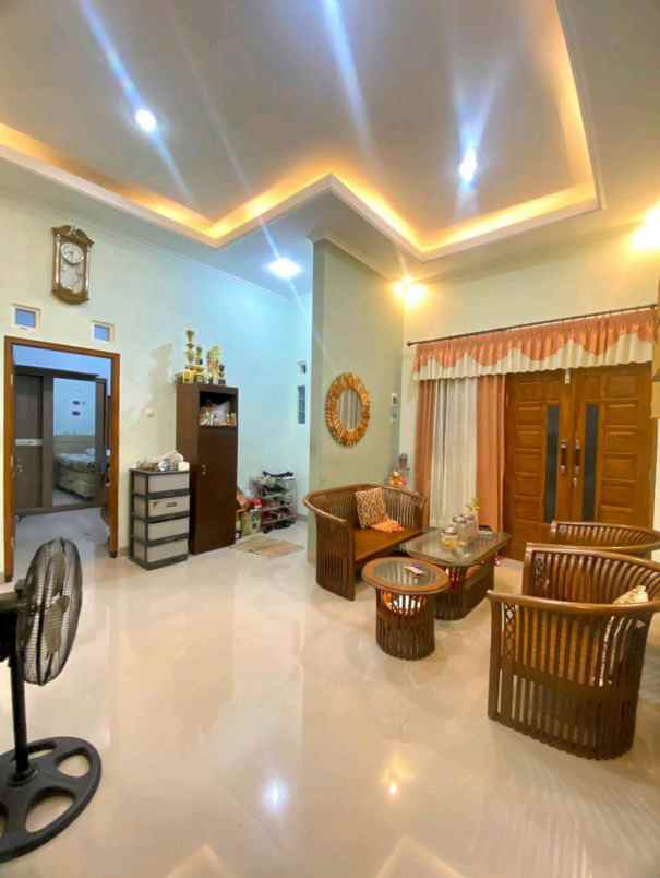 dijual rumah jl godean km 10