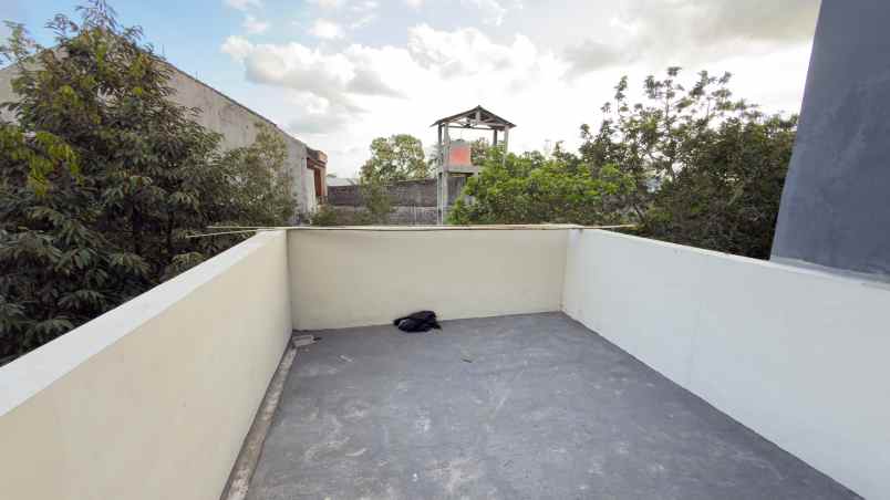 dijual rumah jl godean km 9