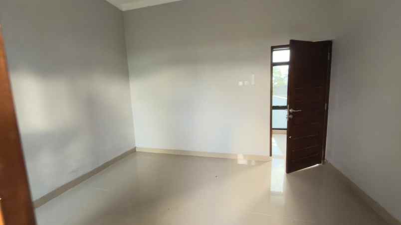 dijual rumah jl godean km 9
