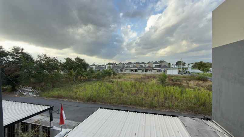 dijual rumah jl godean km 9