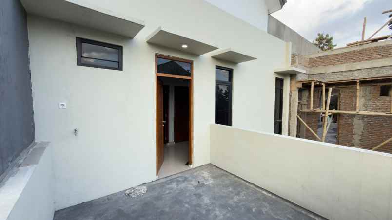 dijual rumah jl godean km 9