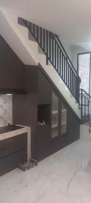dijual rumah jl hj sadi 2 no 2005 paku
