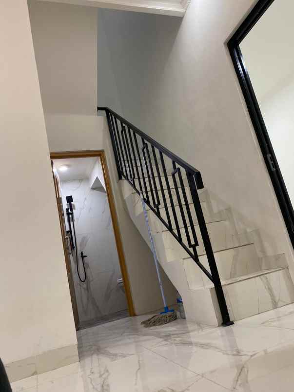 dijual rumah jl hji sadi 2 no 205 paku