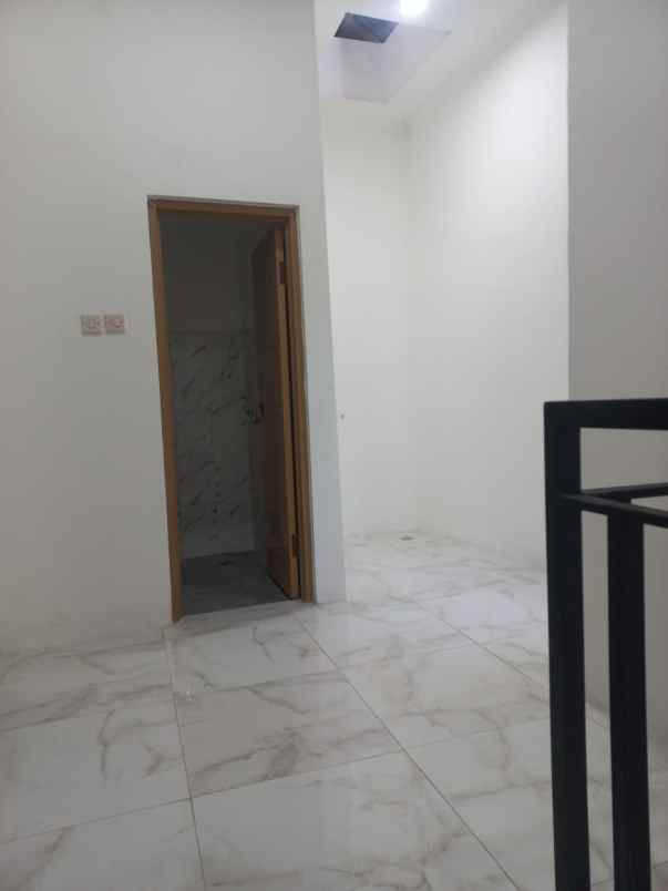 dijual rumah jl hji sadi 2 no 205 paku