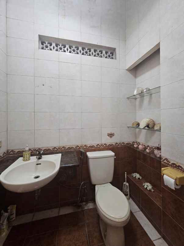dijual rumah jl hos cokro aminoto