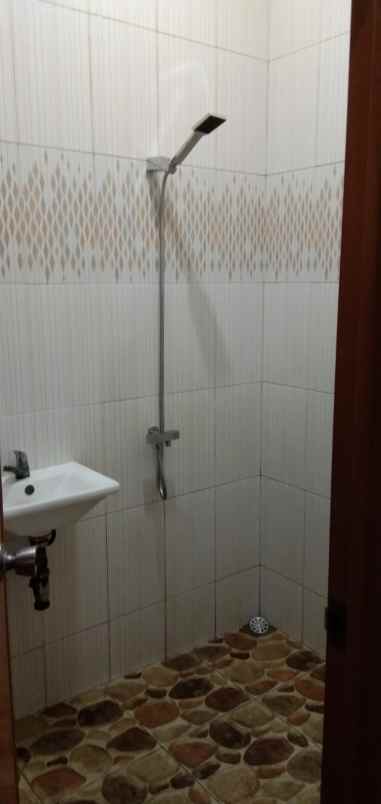 dijual rumah jl jatikramat indah ii