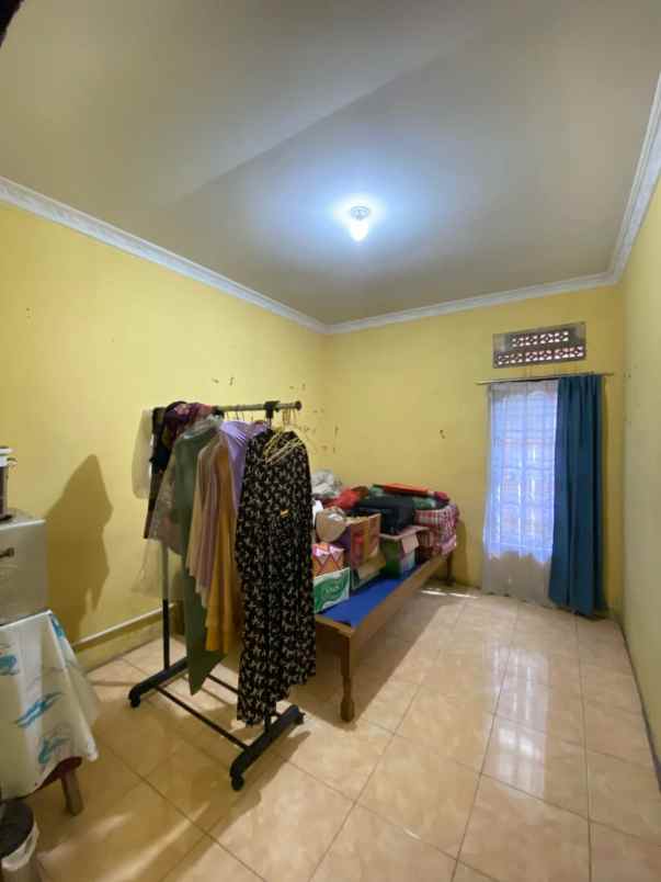 dijual rumah jl kaharudin nasution