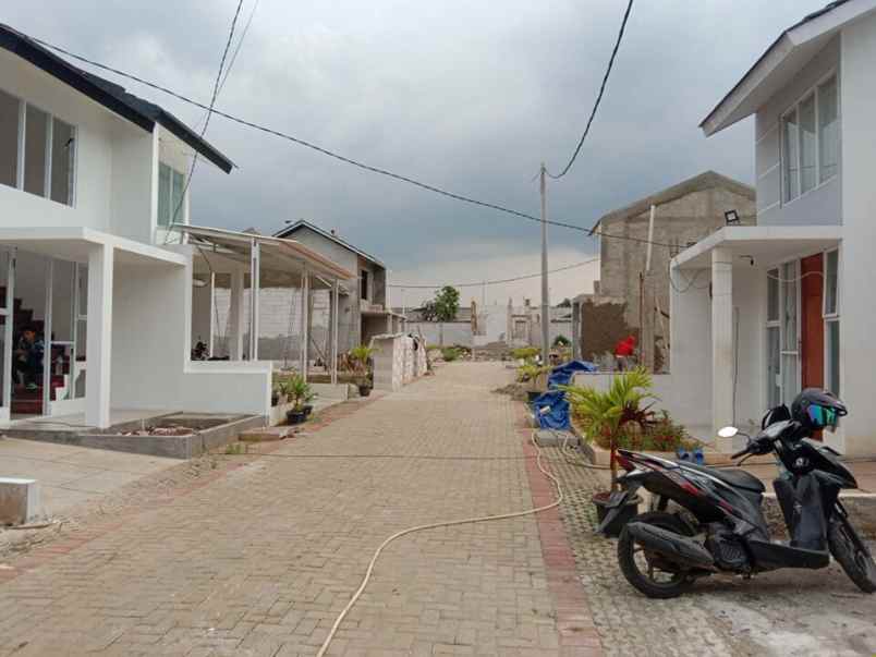 dijual rumah jl karya logam