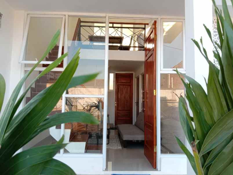 dijual rumah jl karya logam