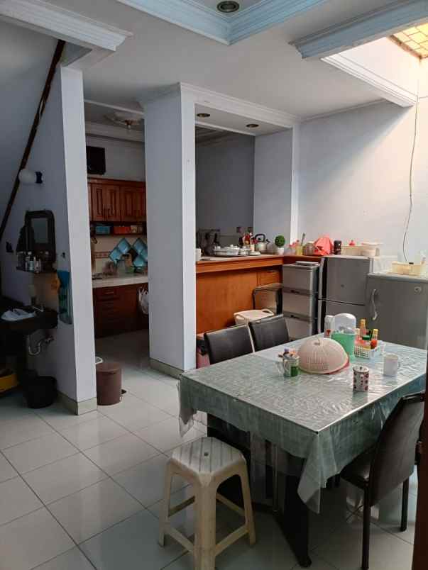 dijual rumah jl kecubung no 28