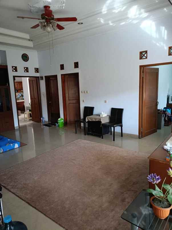 dijual rumah jl kecubung no 28
