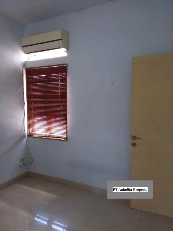 dijual rumah jl legoso raya pisangan