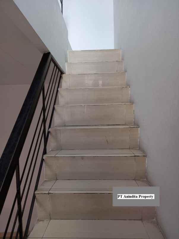 dijual rumah jl legoso raya pisangan