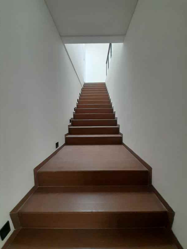 dijual rumah jl leuwipanjang