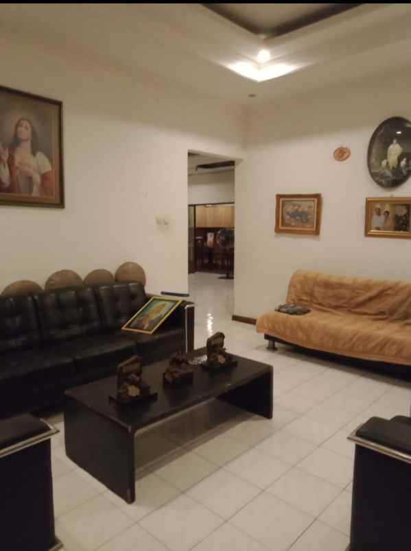 dijual rumah jl pengadegan raya kec