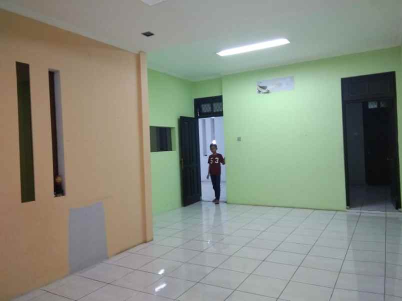 dijual rumah jl pondok kelapa duren