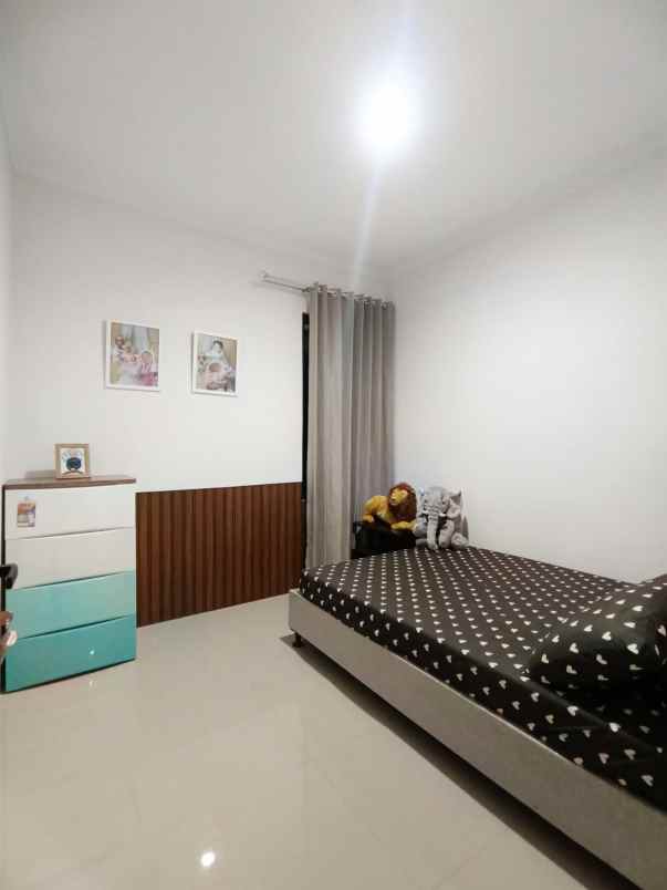 dijual rumah jl puri asih soekarno