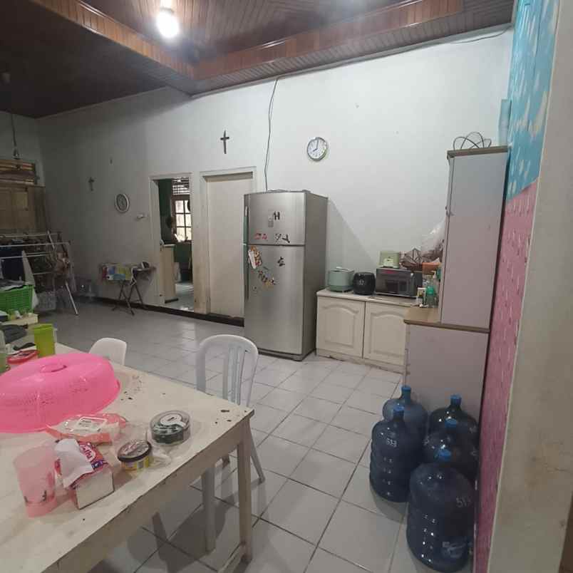 dijual rumah jl raudah