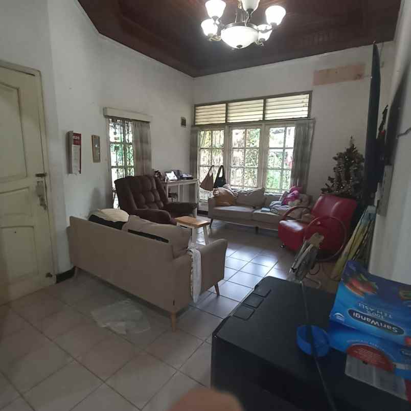 dijual rumah jl raudah