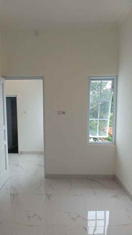 dijual rumah jl raya kalimulya