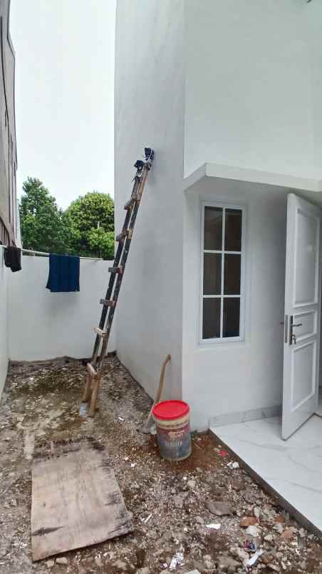 dijual rumah jl raya kalimulya