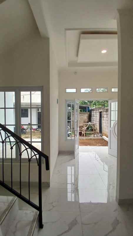 dijual rumah jl raya kalimulya