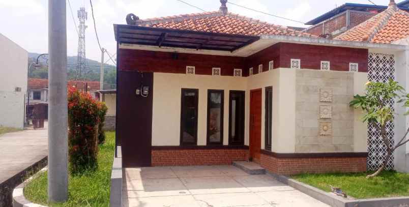 dijual rumah jl raya laswi bumiwangi