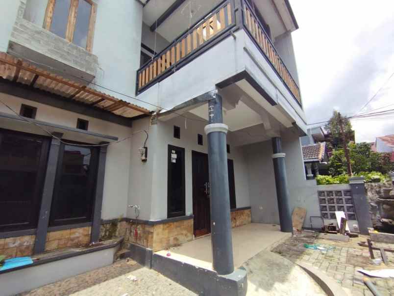 dijual rumah jl sariwangi gegerkalong
