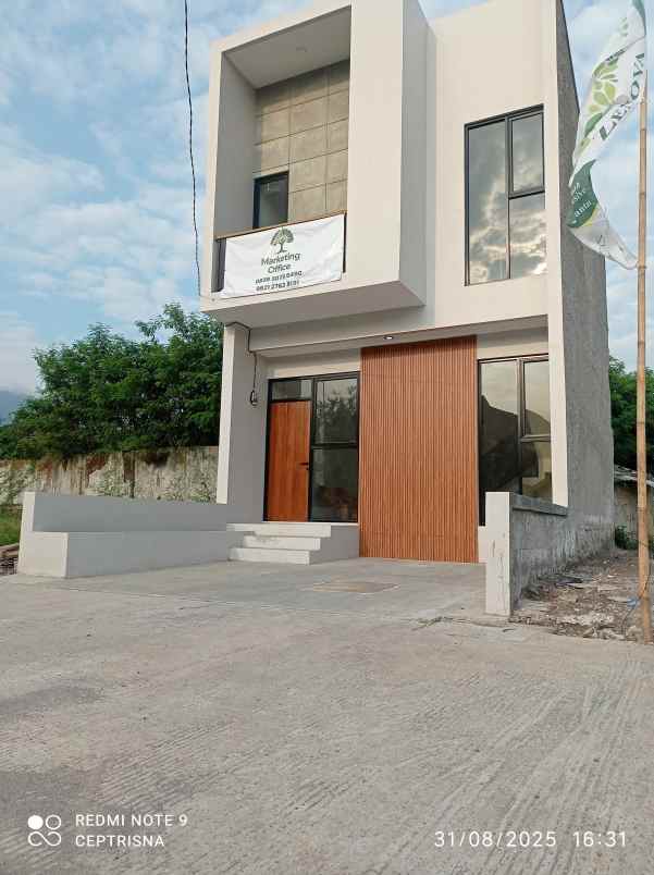 dijual rumah jl sukamaju