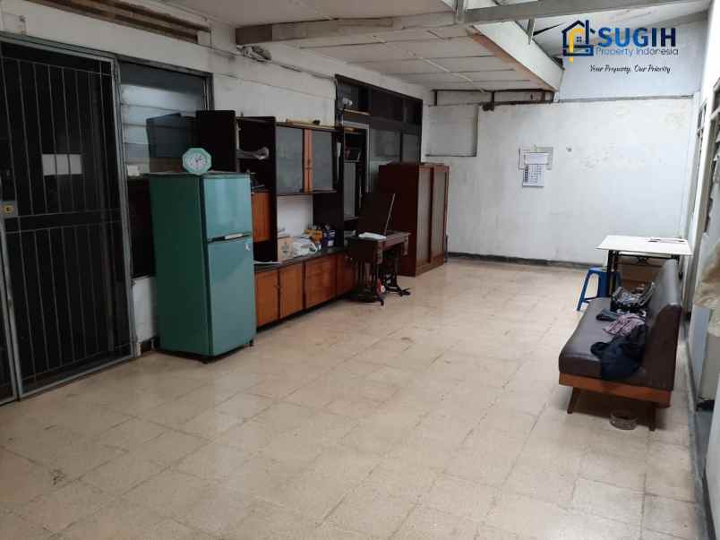 dijual rumah jl sumbawa kalimantan