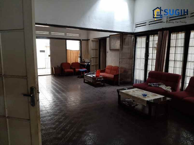 dijual rumah jl sumbawa kalimantan
