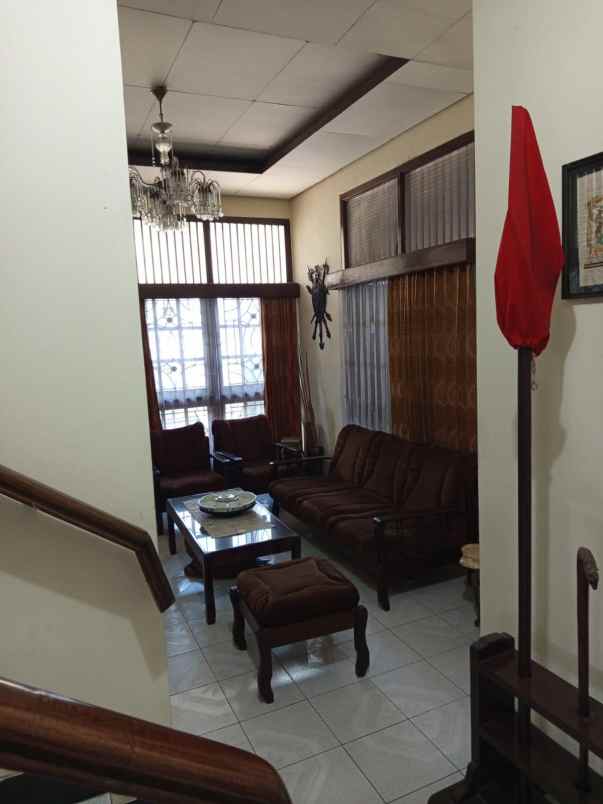 dijual rumah jl sunan muria