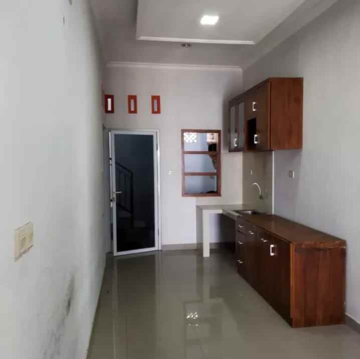 dijual rumah jl surilang kp gedong