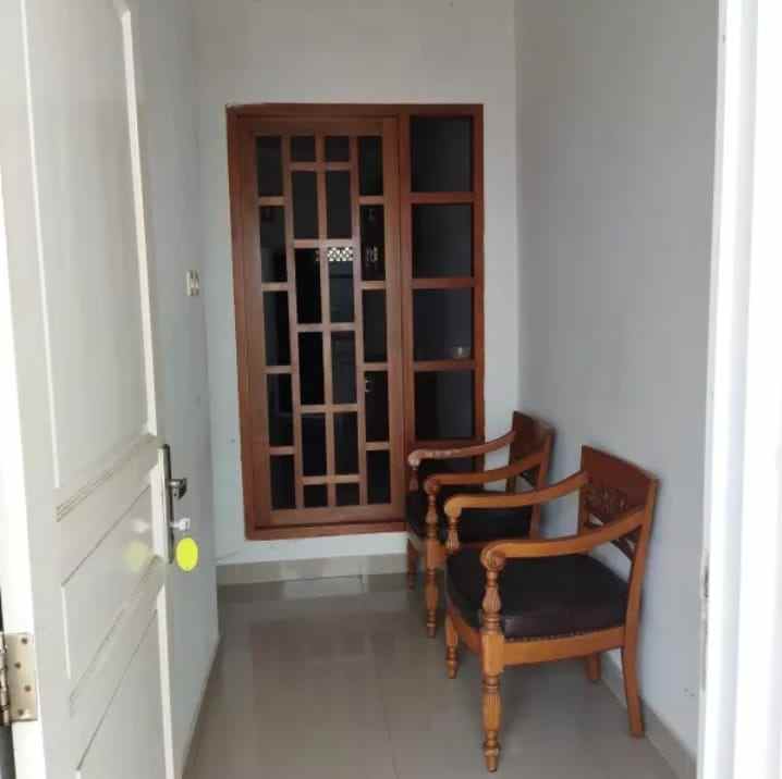 dijual rumah jl surilang kp gedong