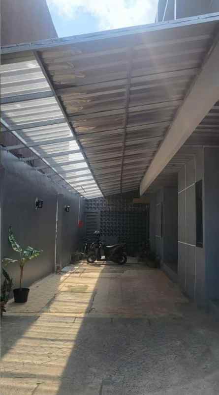 dijual rumah jl swadaya duren sawit