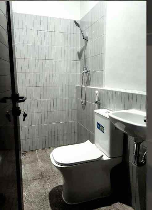 dijual rumah jl swadaya duren sawit