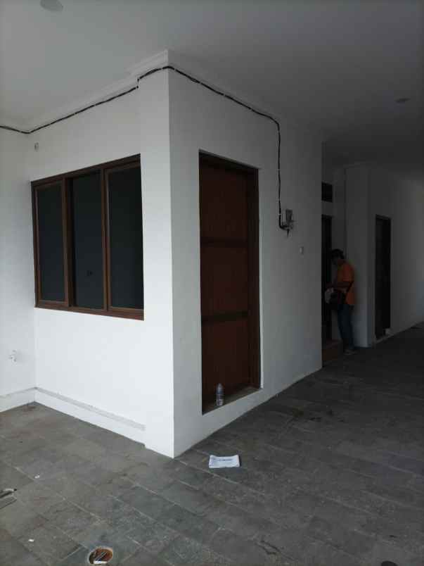 dijual rumah jl swadaya duren sawit