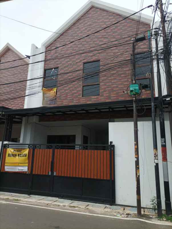 dijual rumah jl swadaya duren sawit