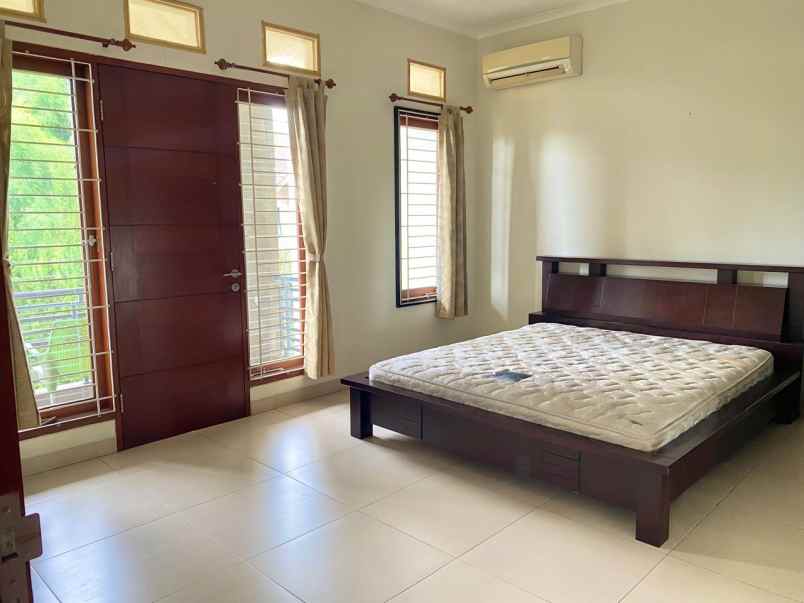 dijual rumah jl vila duta baranangsiang