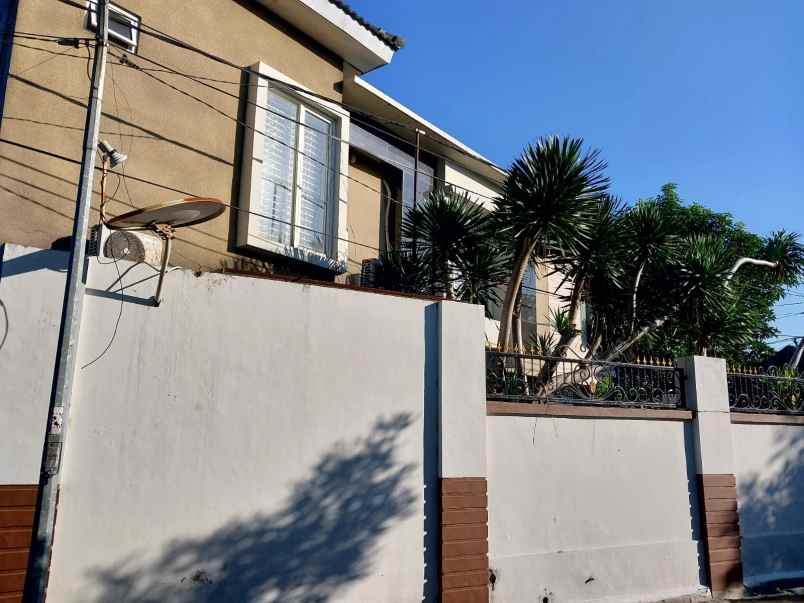 dijual rumah jl wiyung indah timur ii